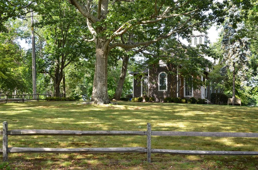 Shelter island houses