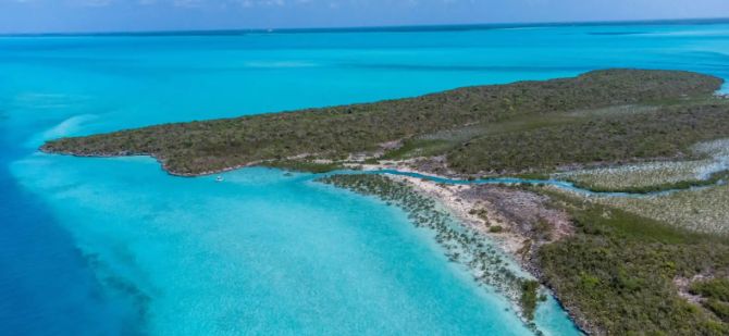 Exuma Cays, 38 Acre Island 1